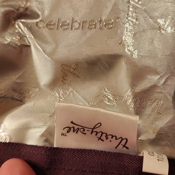 Thirty-One Plum Mod Dot Thermal Bag with adjustable strap, embroidered - Picture 5 of 7